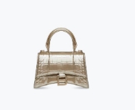 بين الفن والهيبة: القيمة الجوهرية لحقيبة Balenciaga الكويت